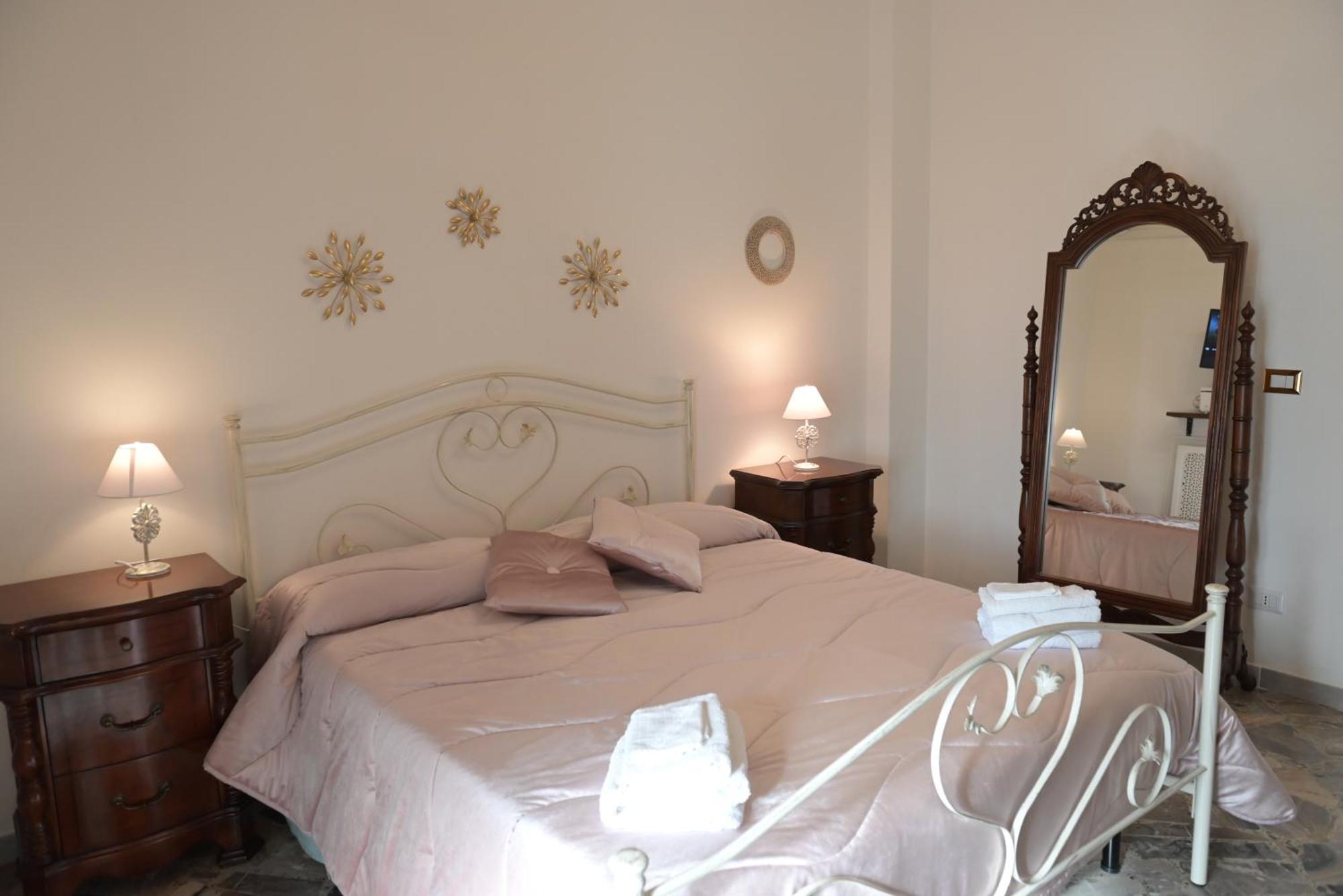 The Rooms Of Swami Bari Exteriör bild