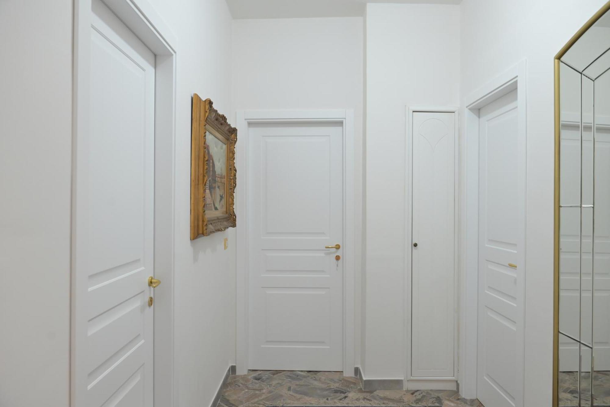 The Rooms Of Swami Bari Exteriör bild