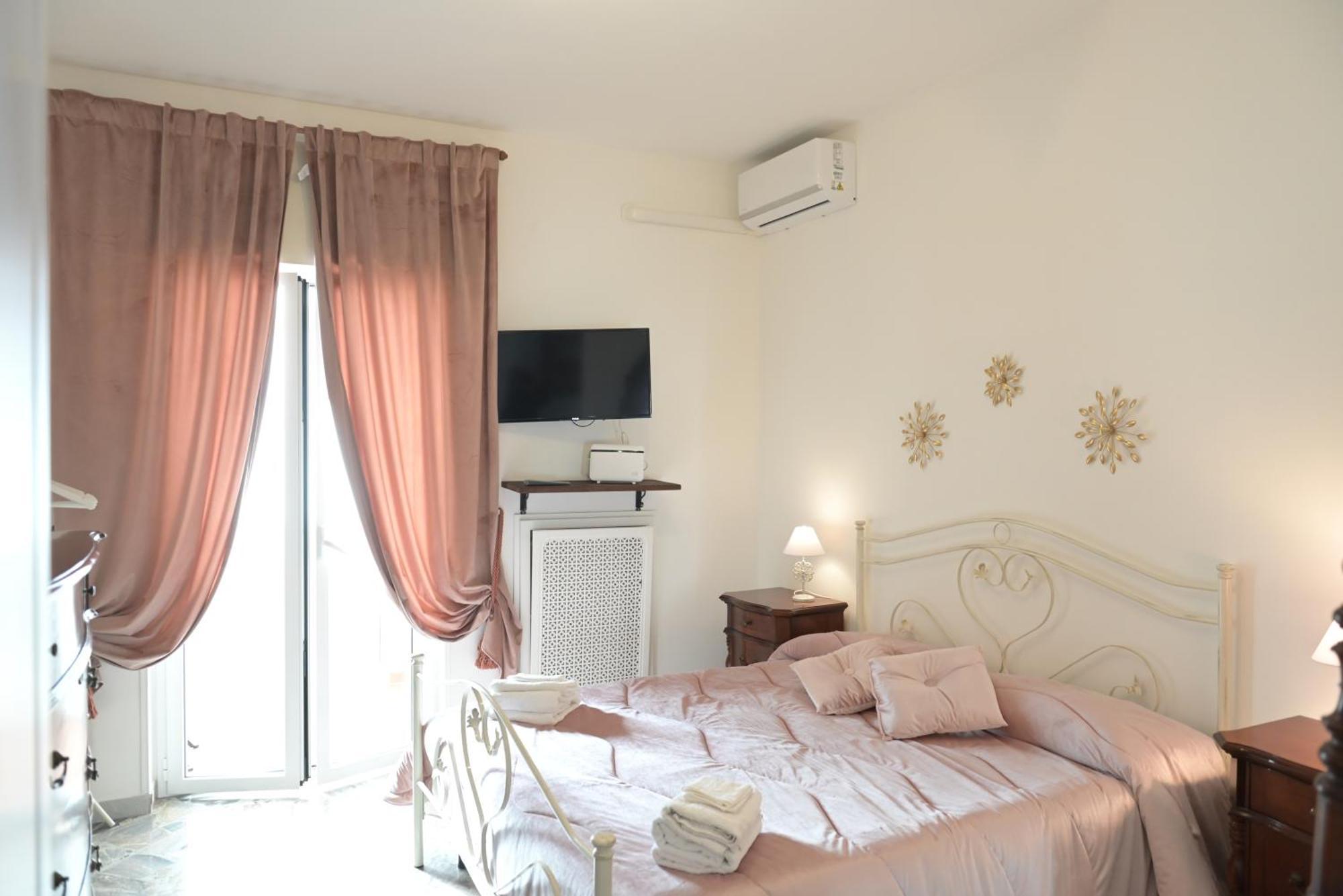 The Rooms Of Swami Bari Exteriör bild
