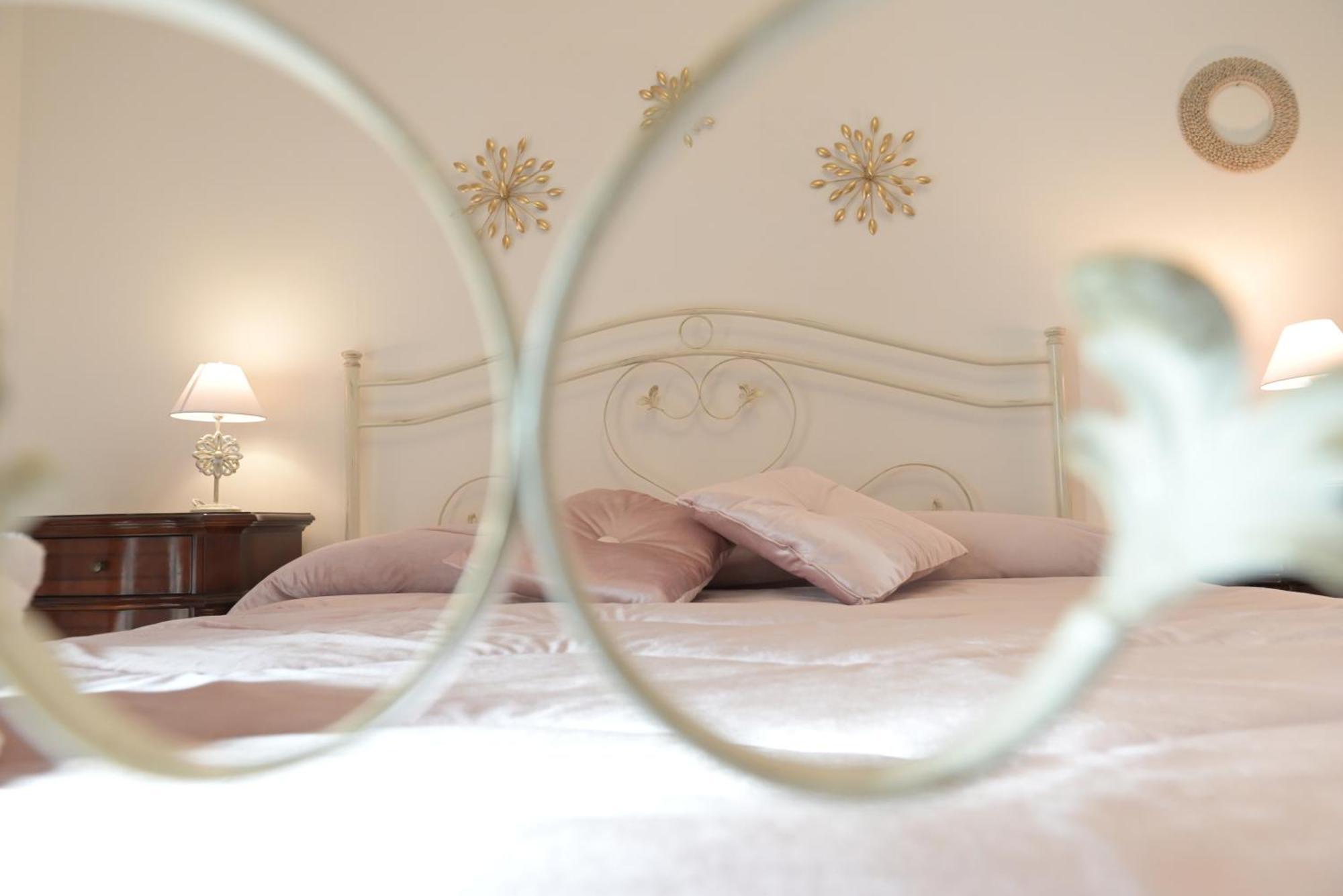 The Rooms Of Swami Bari Exteriör bild